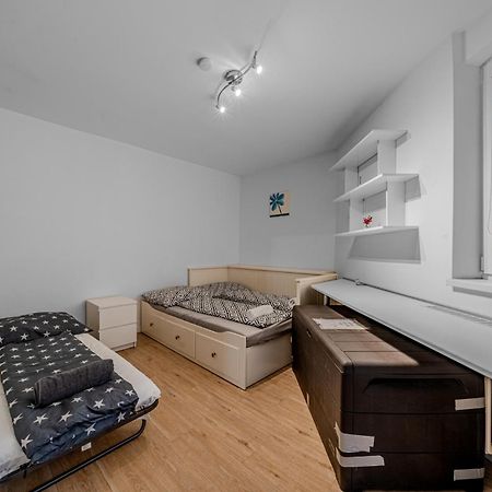Huge Apartment Next To Train Station Close To The City Center Bratislava Eksteriør bilde