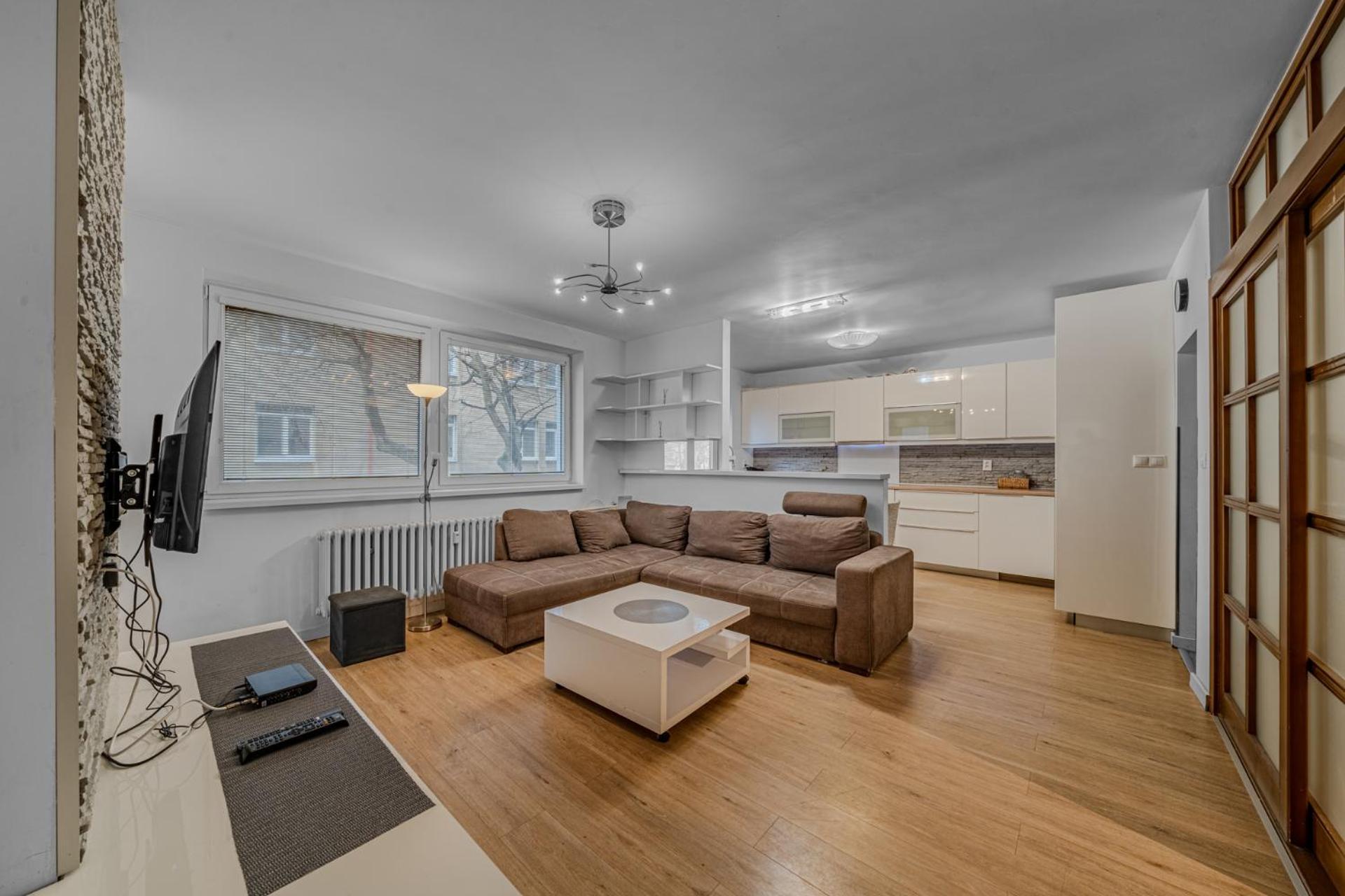Huge Apartment Next To Train Station Close To The City Center Bratislava Eksteriør bilde